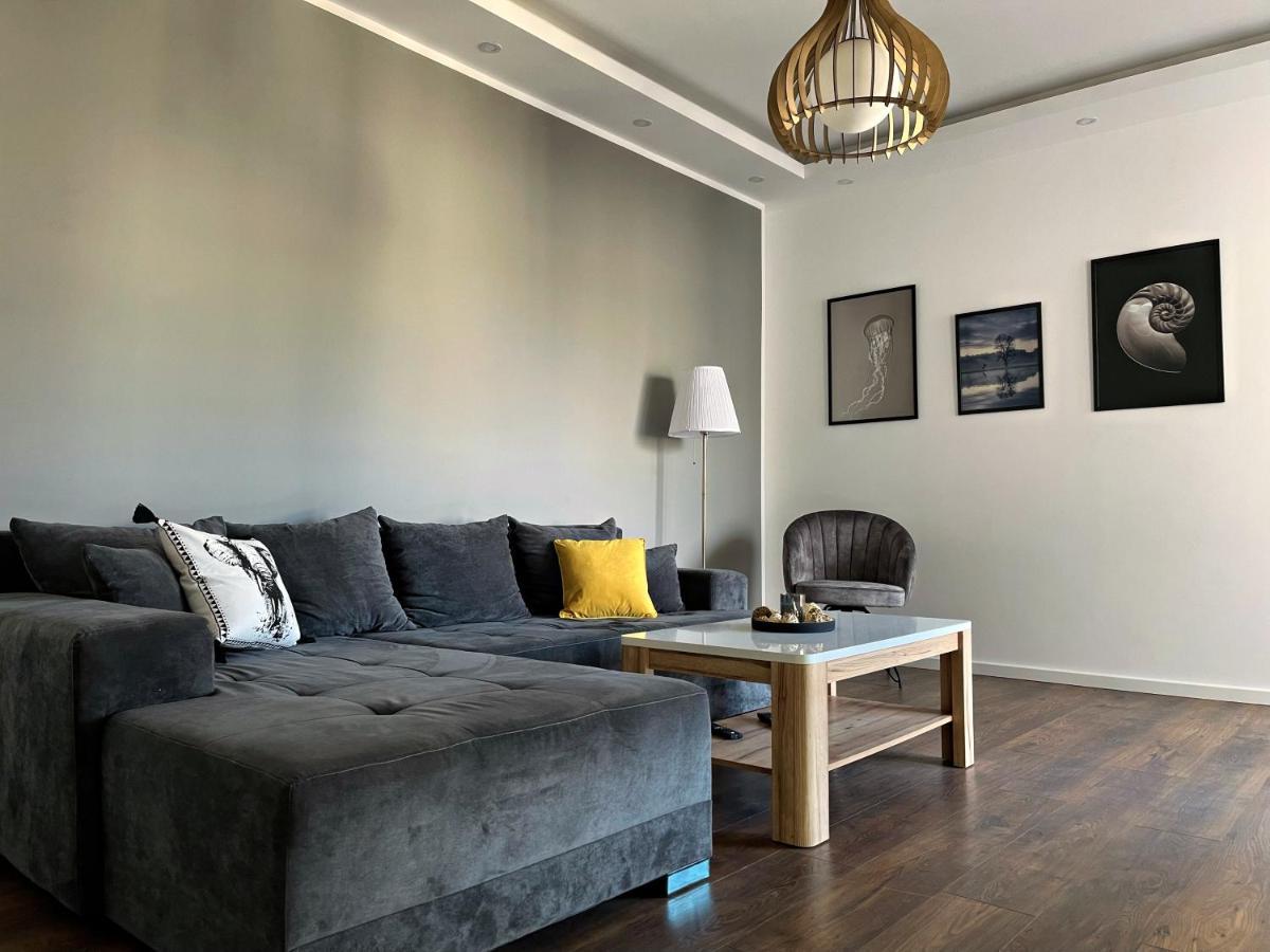 Allure Of Apartment *